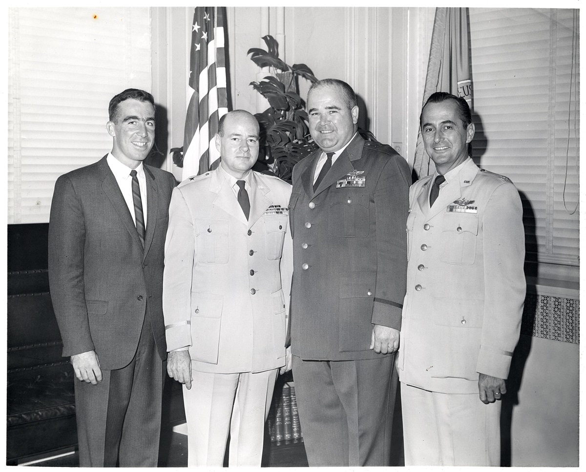 Чарльз Суини